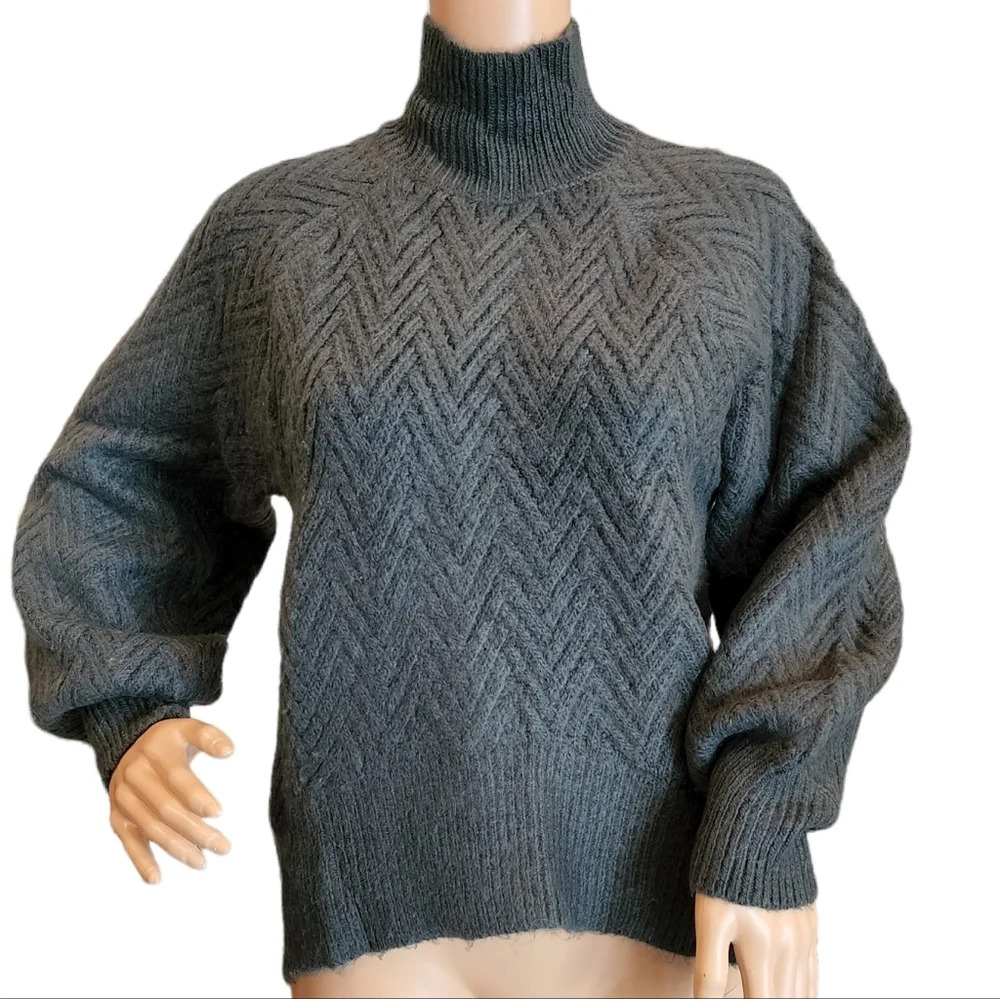 Abercrombie & Fitch green faux wool‎ knitted turtleneck sweater.